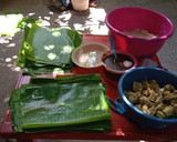 Foto del paso 8 de la receta: Tamal de mole negro en hoja de palma de plátano