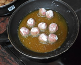 Foto del paso 2 de la receta: Albóndigas de pollo y pavo con papas fritas y salsa