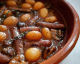 Foto del paso 8 de la receta: Salchichas guisadas al vino tinto con patatas y champiñones