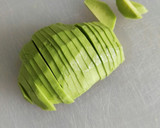 Foto del paso 6 de la receta: Tostas de aguacate, cebolla caramelizada y mermelada de tomate