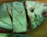 Foto langkah ke 2 dari resep Ikan kuwe bumbu kuning.