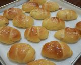 Foto langkah ke 8 dari resep Roti sosis keju saus mayones.
