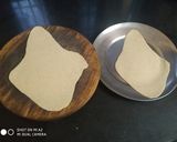 A picture of step 3 of Santa chapati pizza.