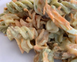 Foto del paso 4 de la receta: Ensalada de pasta con aliño de salsa de yogur y aguacate 🥑🥗