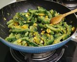 鹹蛋苦瓜＃公益食譜的食譜步驟3照片
