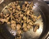 Une image de l'étape 4 de Cassolettes de blettes et champignons à la crème de curcuma.