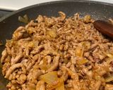 Foto del paso 2 de la receta Rollitos de pasta filo rellenos de carne
