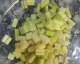 Foto del paso 3 de la receta: Ensalada Tibia de Peras, Apio y Queso Azul