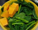 Foto langkah ke 2 dari resep Sayur Pucuk Labu Sulur Keladi.