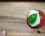 A picture of step 5 of Caprese Salad with Mozzarella Cheese and Tomato.
