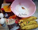 Foto langkah ke 1 dari resep Banana choco muffin no mixer.