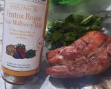 Foto del paso 3 de la receta: Pechito de cerdo con hojas verdes
