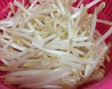 A picture of step 6 of Chilled Pork Shabu-Shabu Salad with Cucumber, Bean Sprouts, and Sesame Flavor.
