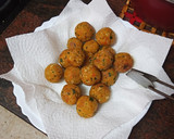 Foto del paso 4 de la receta: Albóndigas de pollo, zanahoria cocida y pan rallado