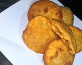 A picture of step 6 of Aloo puri.