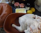 Foto del paso 1 de la receta: Pollo al limón horneado en cocotte de barro