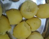 A picture of step 1 of Bharma aloo.
