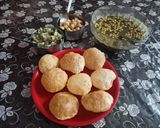 A picture of step 3 of Pani puri.
