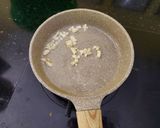 Foto langkah ke 2 dari resep Cah pakcoy baso bawang putih.