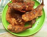 Foto langkah ke 5 dari resep 🐟 Lele goreng gurih crispy.