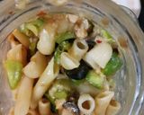 A picture of step 2 of 3 Variety SALAD JARS.