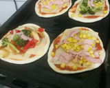Foto del paso 6 de la receta: Pizzetas individuales con gustos