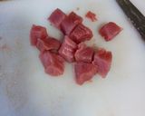 Foto del paso 1 de la receta: Atún rojo encebollado