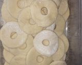 A picture of step 3 of Doughnuts.