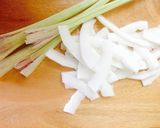 Hình bước làm 2 của món Ngao xào me & cốt dừa