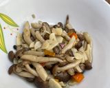 Foto langkah ke 3 dari resep Tumis Jamur Shimeji.