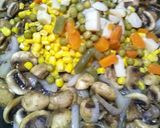 Foto del paso 2 de la receta: Champiñones con verduras!