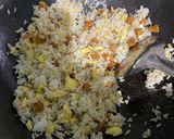 Foto langkah ke 3 dari resep Nasi Goreng Bawang Putih.