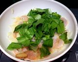 Foto langkah ke 3 dari resep Udang Pakcoy Asam Manis Pedas.
