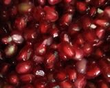 A picture of step 1 of Pomegranate juice🍹.