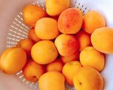 Hình bước làm 1 của món 🌱 Mơ Muối Lá Tía Tô (Umeboshi Hồng)