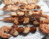 Foto del paso 4 de la receta: Brochetas de rape, vieiras y langostinos