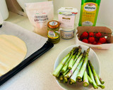 Foto del paso 1 de la receta: Como una pizza, tarta de espárragos, burrata y tomates