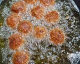 A picture of step 3 of Bread veggies ball.