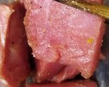 Hình bước làm 1 của món Cá ngừ áp chảo sốt chua ngọt