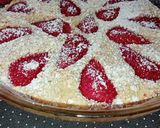 Foto del paso 5 de la receta: Pastel de frutillas fácil - frutillas en flor 🍰🌸