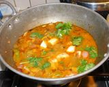 A picture of step 6 of Potato tomato panneer masala.