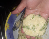 Foto del paso 2 de la receta: Tortas de papas con queso 🥔🧀
