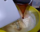 Foto langkah ke 4 dari resep Bolu Kukus Sakura.