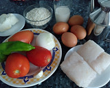 Foto del paso 1 de la receta: Tortilla de merluza con salsa de tomate