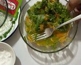 Foto langkah ke 2 dari resep Telur Kukus Sayur (Egg Muffin Diet).