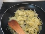 Guisantes con huevo