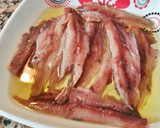 Foto del paso 10 de la receta: Coca de arengades (sardinas de bota)