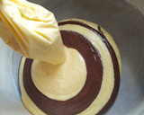 Foto langkah ke 7 dari resep Zebra Butter Cake.