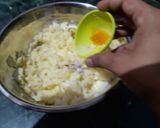 A picture of step 9 of Amritsari aloo kulcha.