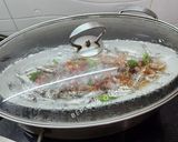 Hình bước làm 3 của món Cá cơm than hấp cuốn bánh tráng
